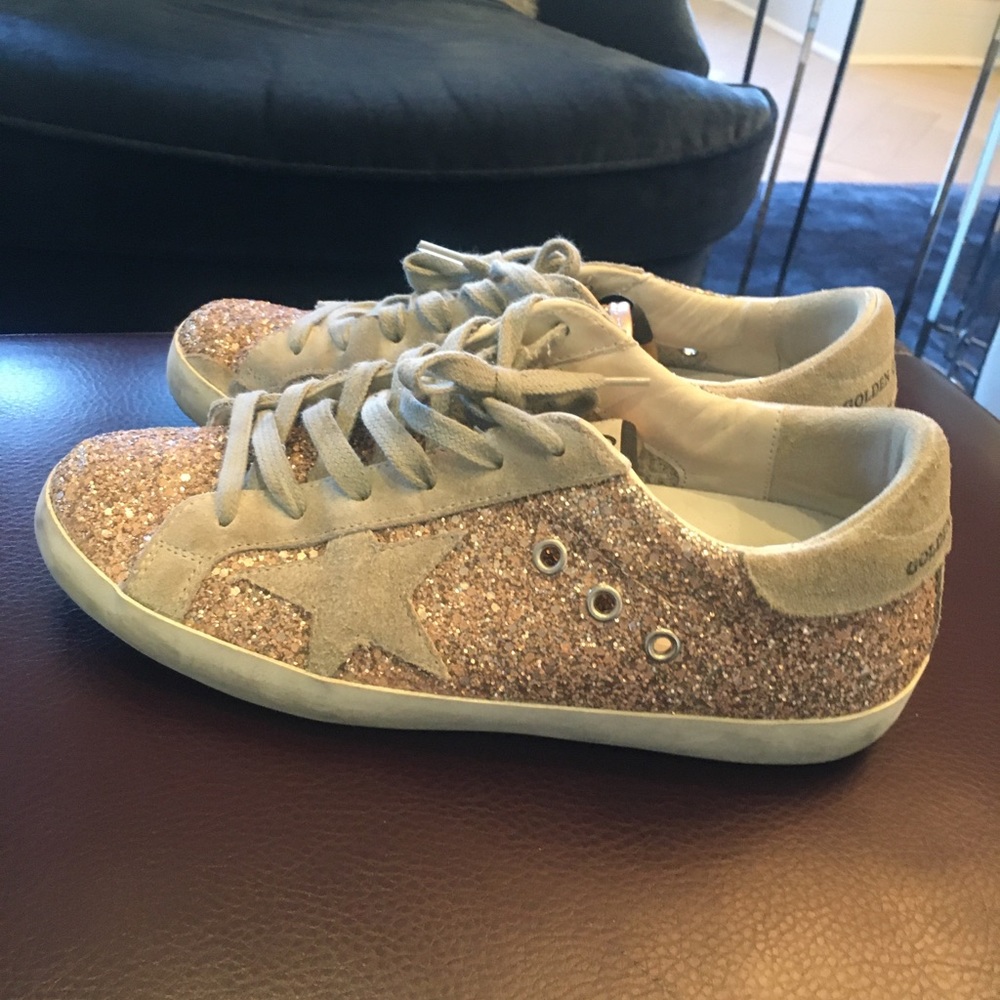 Golden a Goose Superstar shoes